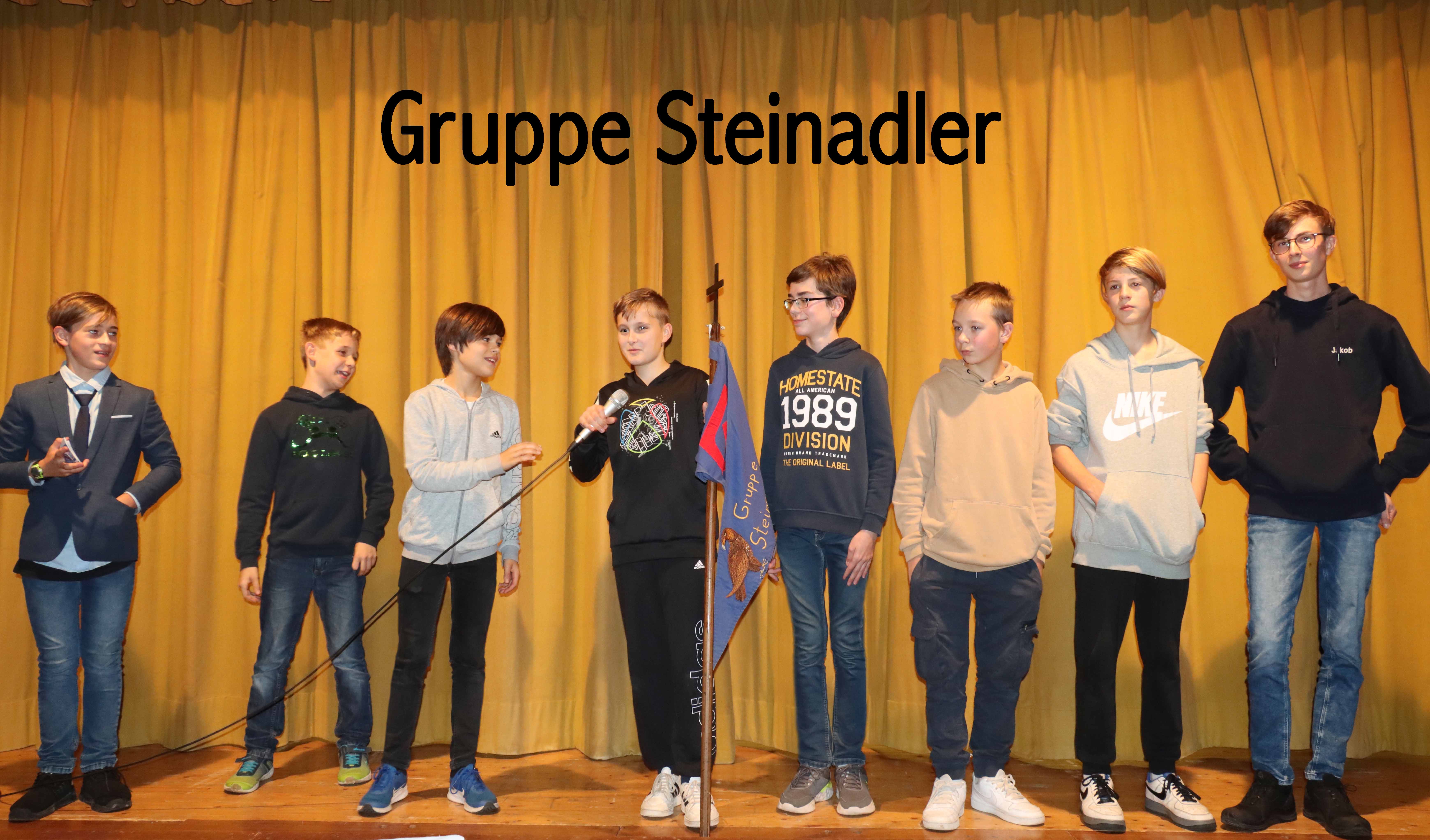 Gruppe Steinadler